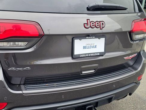 Used 2019 Jeep Grand Cherokee Trailhawk w/ Trailhawk Luxury Group AWD/4WD image 14