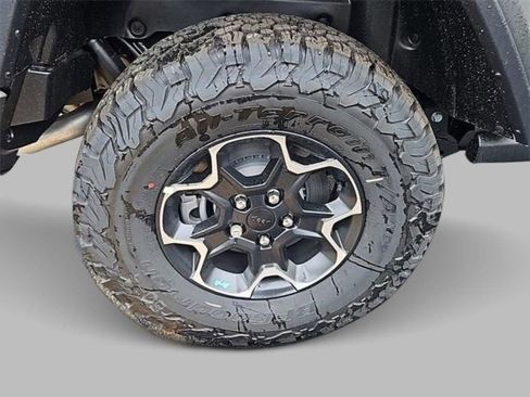 Used 2023 Jeep Wrangler Unlimited Rubicon 4xe w/ Steel Bumper Group AWD/4WD image 4