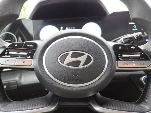 Used 2024 Hyundai Elantra SEL FWD image 29