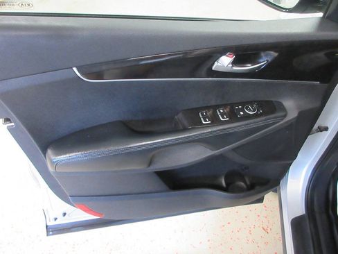 Used 2017 Kia Sorento EX AWD/4WD image 29
