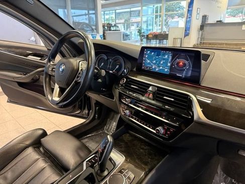 Used 2019 BMW 530i w/ Convenience Package RWD image 28