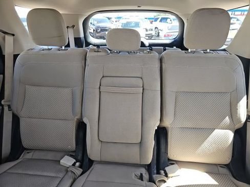 Used 2022 Ford Explorer XLT AWD/4WD image 13