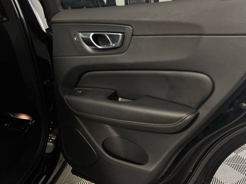Used 2025 Volvo XC60 B5 Plus image 29