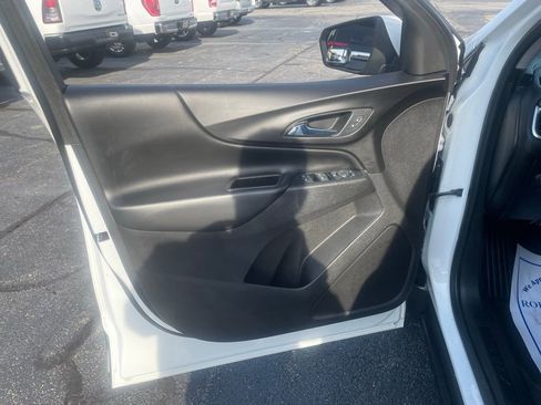 Used 2018 Chevrolet Equinox LT image 10