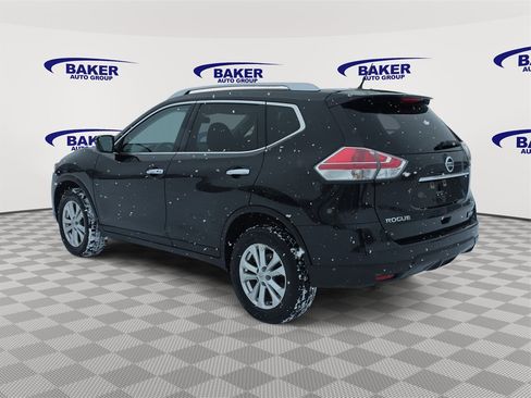 Used 2016 Nissan Rogue SV image 5
