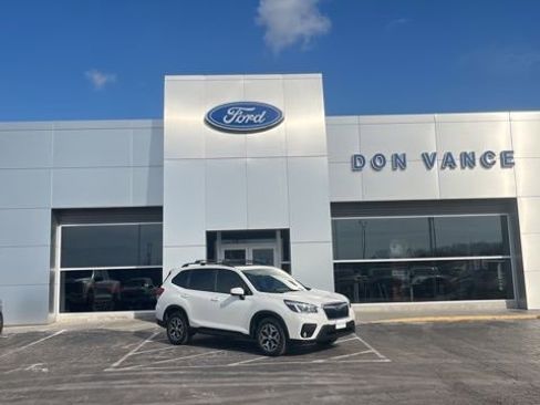 Used 2021 Subaru Forester Premium image 1