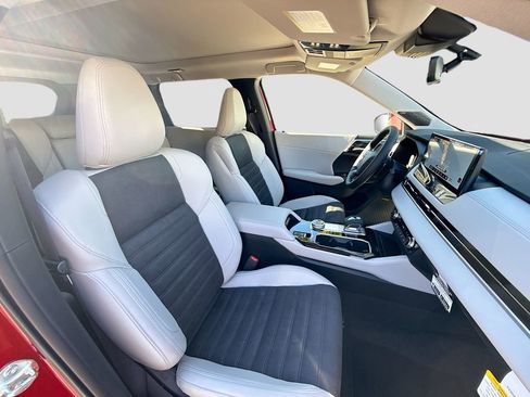 New 2026 Mitsubishi Outlander SE image 31