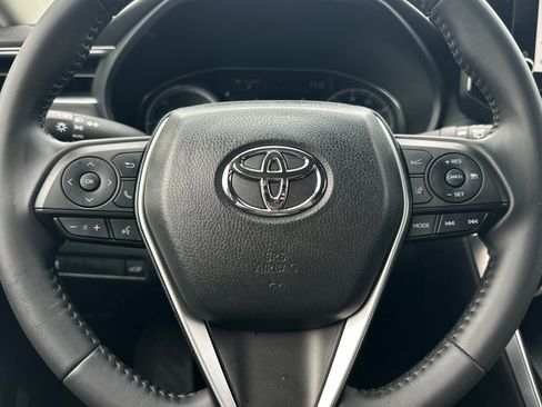 Used 2024 Toyota Venza LE image 22