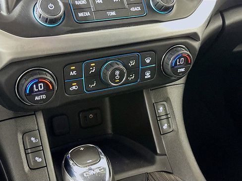 Used 2019 GMC Acadia SLT AWD/4WD image 17