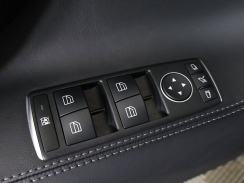 Used 2020 Tesla Model S Long Range image 40