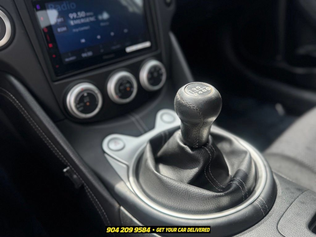 Used 2016 Nissan 370Z Coupe RWD image 19