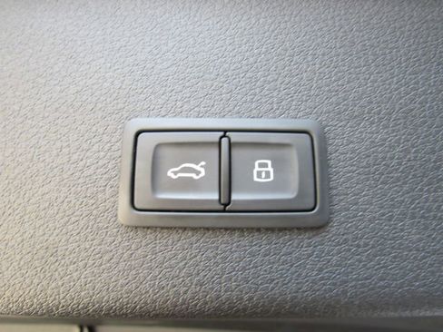 Used 2023 Audi e-tron S Premium Plus w/ Black Optic Package image 28