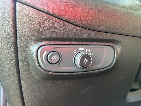 Used 2022 Chevrolet Equinox LS AWD/4WD image 21