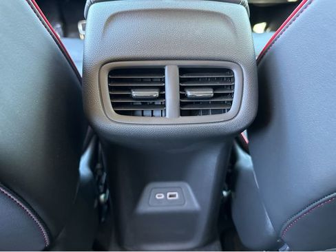 Certified 2022 Buick Envision Essence w/ Technology Package II image 18