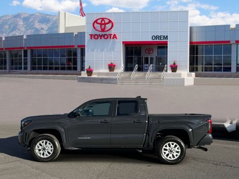 Used 2025 Toyota Tacoma SR5 AWD/4WD image 6