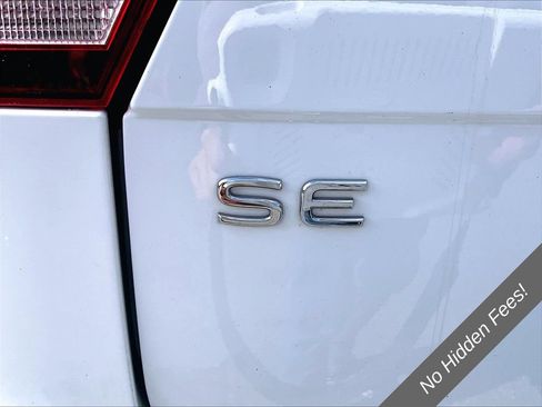 Used 2024 Volkswagen Tiguan SE FWD image 8