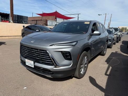 Used 2025 Buick Enclave Preferred image 5