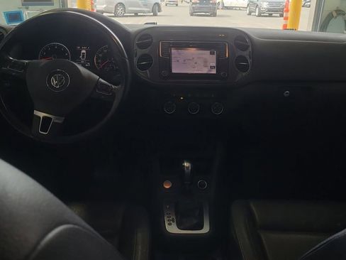 Used 2016 Volkswagen Tiguan SE AWD/4WD image 13