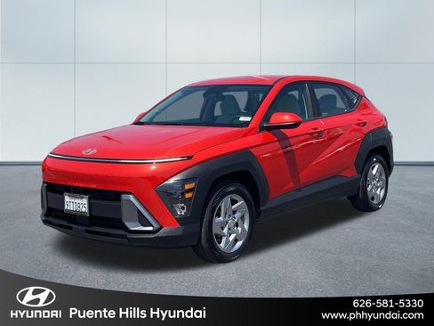 Certified 2025 Hyundai Kona SE FWD image 1