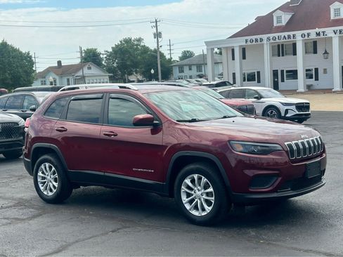 Used 2020 Jeep Cherokee Latitude w/ Cold Weather Group AWD/4WD image 3