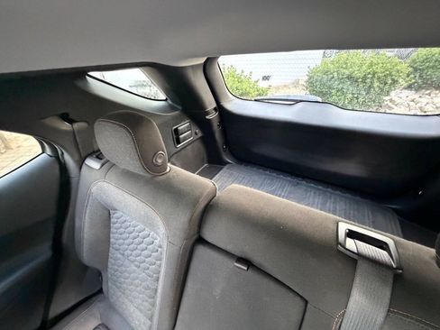 Used 2018 Chevrolet Equinox LT FWD image 19