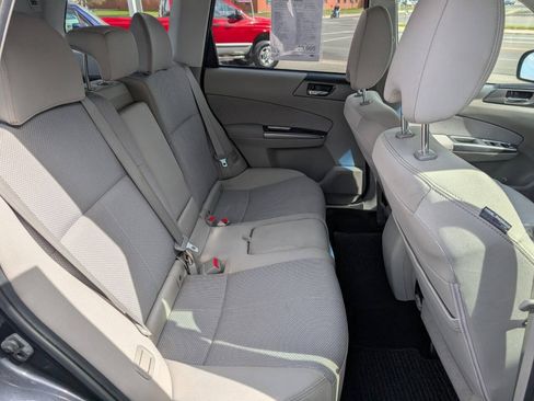 Used 2013 Subaru Forester 2.5X Premium w/ All-Weather Pkg AWD/4WD image 14
