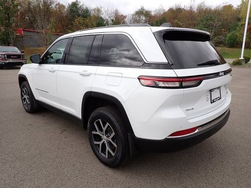 Certified 2024 Jeep Grand Cherokee Limited image 3