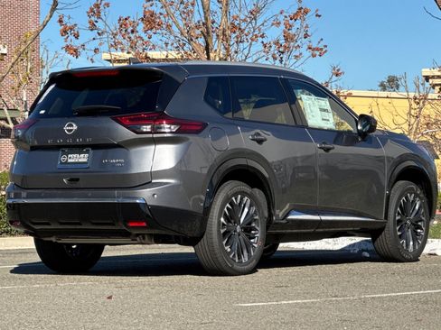 New 2026 Nissan Rogue Platinum w/ Platinum Premium Package image 4