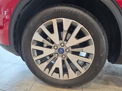 Used 2022 Ford Escape Titanium AWD/4WD image 16