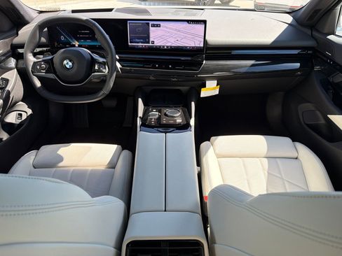 Used 2026 BMW 530i RWD image 6