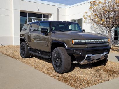 New 2026 GMC Hummer EV SUV w/ LPO, Dark Essentials Package