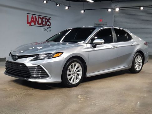 Used 2024 Toyota Camry LE FWD image 3