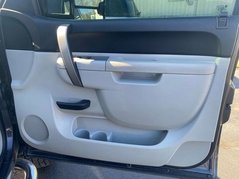 Used 2010 Chevrolet Silverado 2500 LT w/ Interior Plus Package image 25