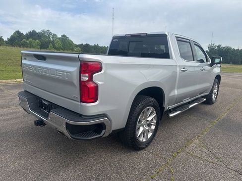 Used 2021 Chevrolet Silverado 1500 LTZ AWD/4WD image 3