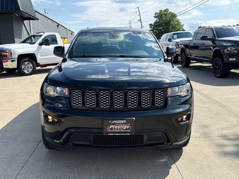 Used 2019 Jeep Grand Cherokee Altitude AWD/4WD image 20