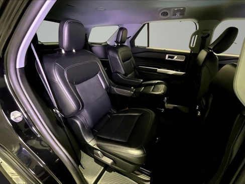 Used 2023 Ford Explorer Limited AWD/4WD image 25