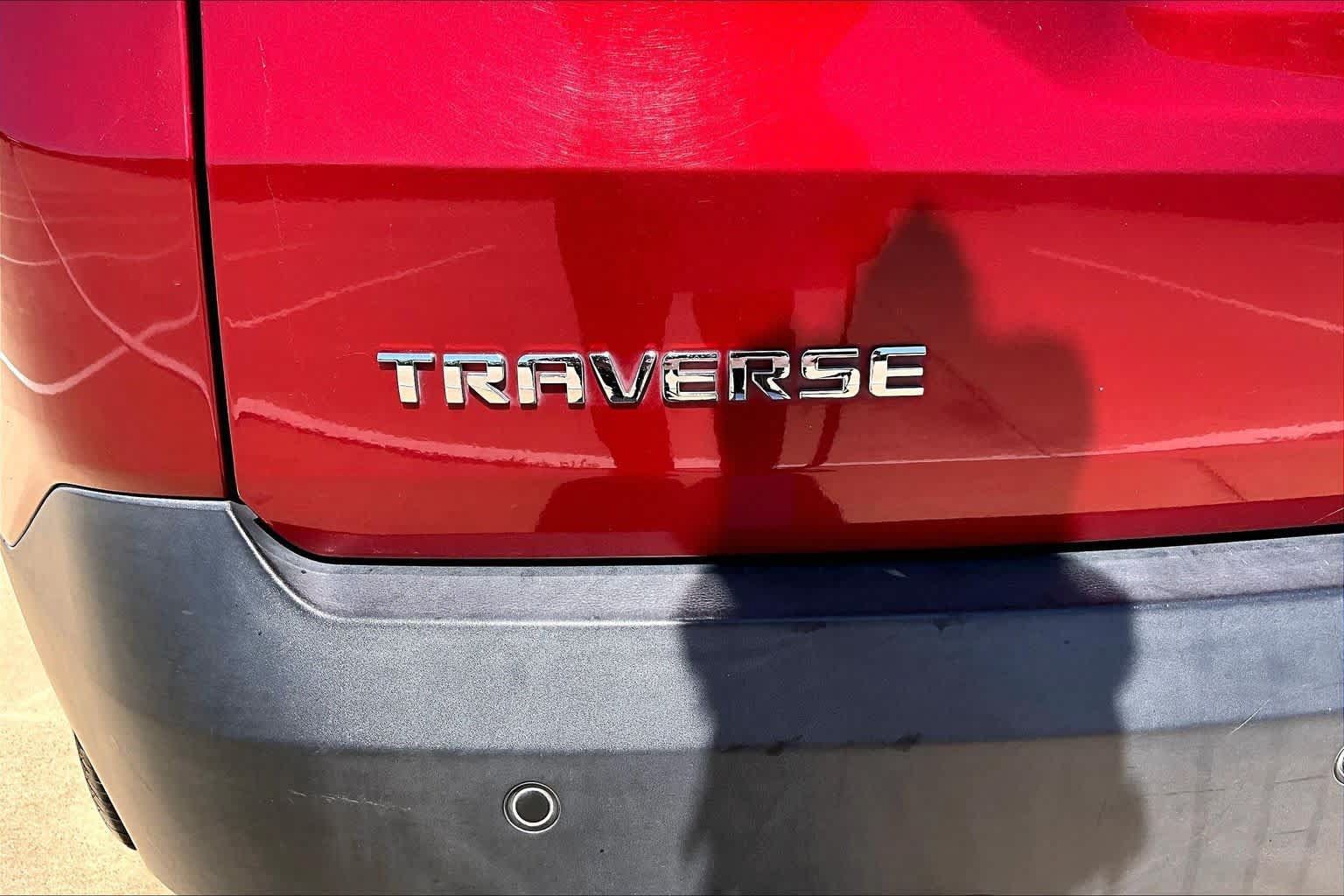 Used 2018 Chevrolet Traverse LT w/ LPO, Floor Liner Package FWD image 10