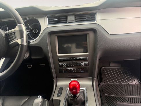 Used 2013 Ford Mustang GT image 11