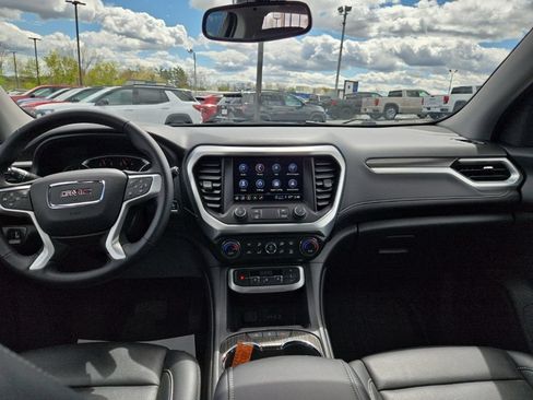 Certified 2023 GMC Acadia SLT AWD/4WD image 13