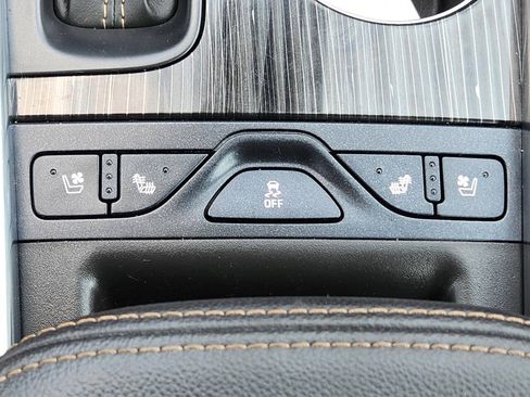 Used 2017 Chevrolet Impala Premier w/ Enhanced Convenience Package FWD image 22