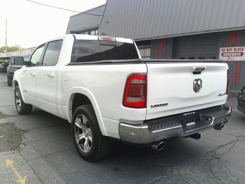 Used 2021 RAM 1500 Laramie AWD/4WD image 3