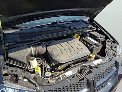 Used 2018 Dodge Grand Caravan SE FWD image 23