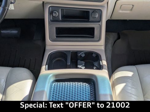 Used 2006 Chevrolet Suburban Z71 w/ Z71 Preferred Equipment Group image 18