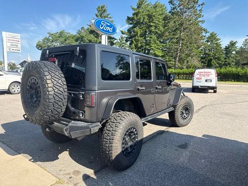 Used 2017 Jeep Wrangler Unlimited Rubicon AWD/4WD image 4