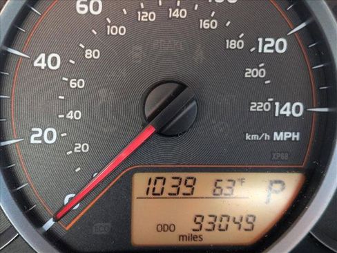 Used 2014 Toyota Yaris L image 11