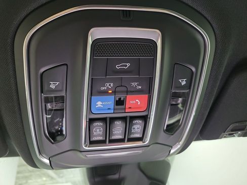 New 2026 Jeep Grand Cherokee Limited image 18