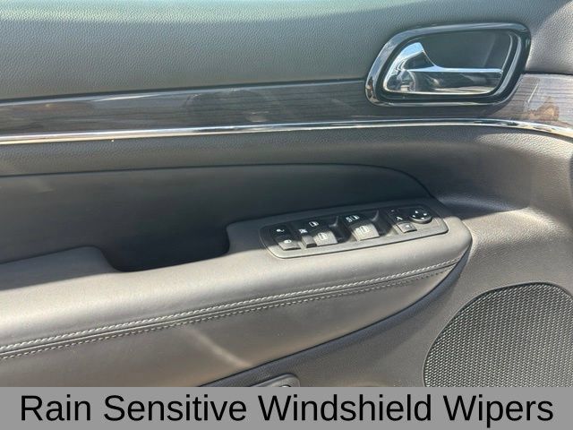 Certified 2019 Jeep Grand Cherokee Overland AWD/4WD image 14