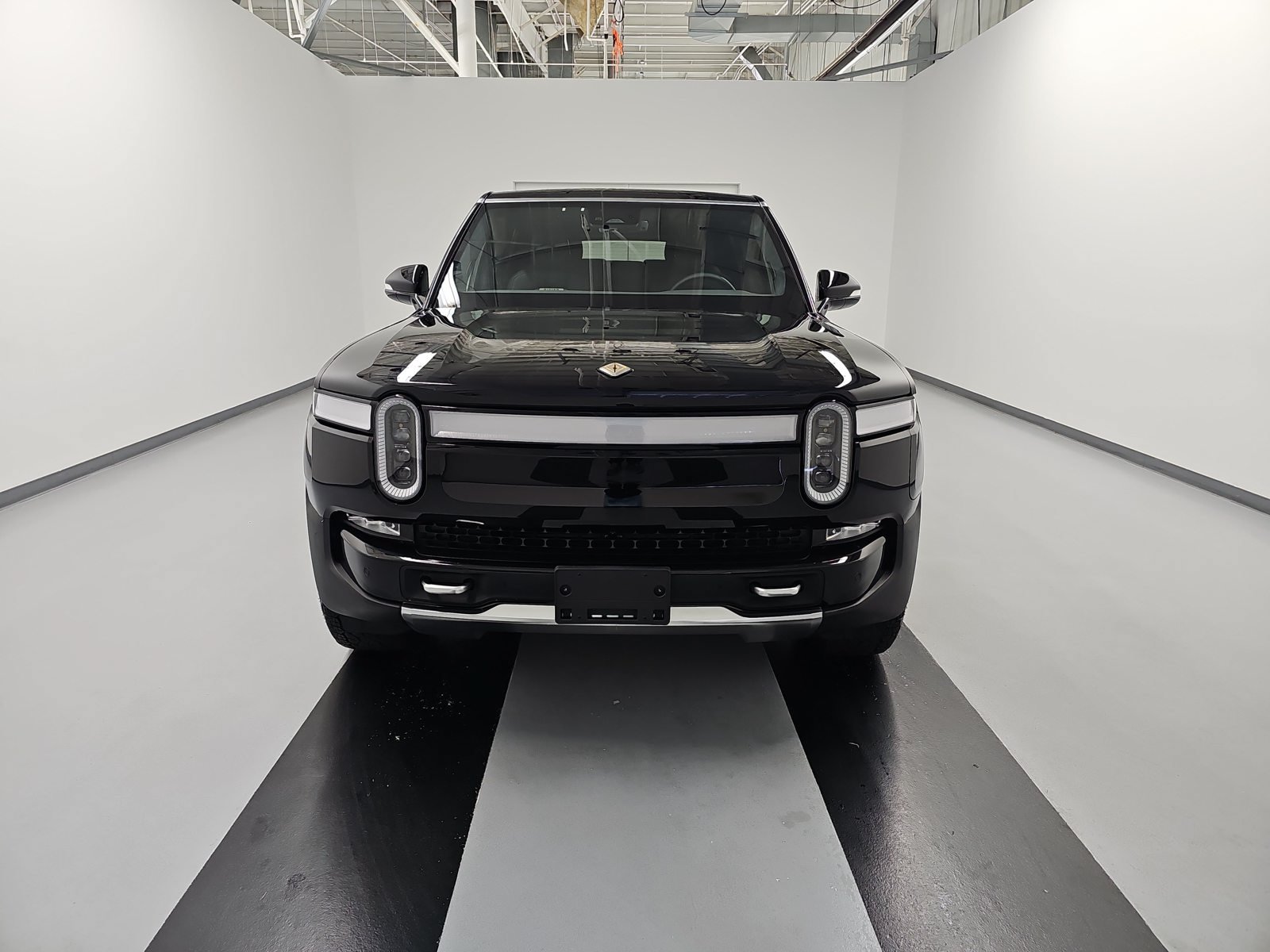 Used 2023 Rivian R1S Adventure Quad AWD/4WD image 8