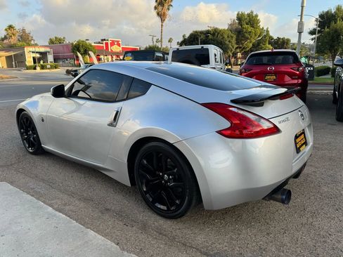 Used 2018 Nissan 370Z Touring image 24