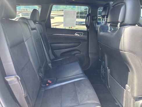 Used 2019 Jeep Grand Cherokee Altitude image 26